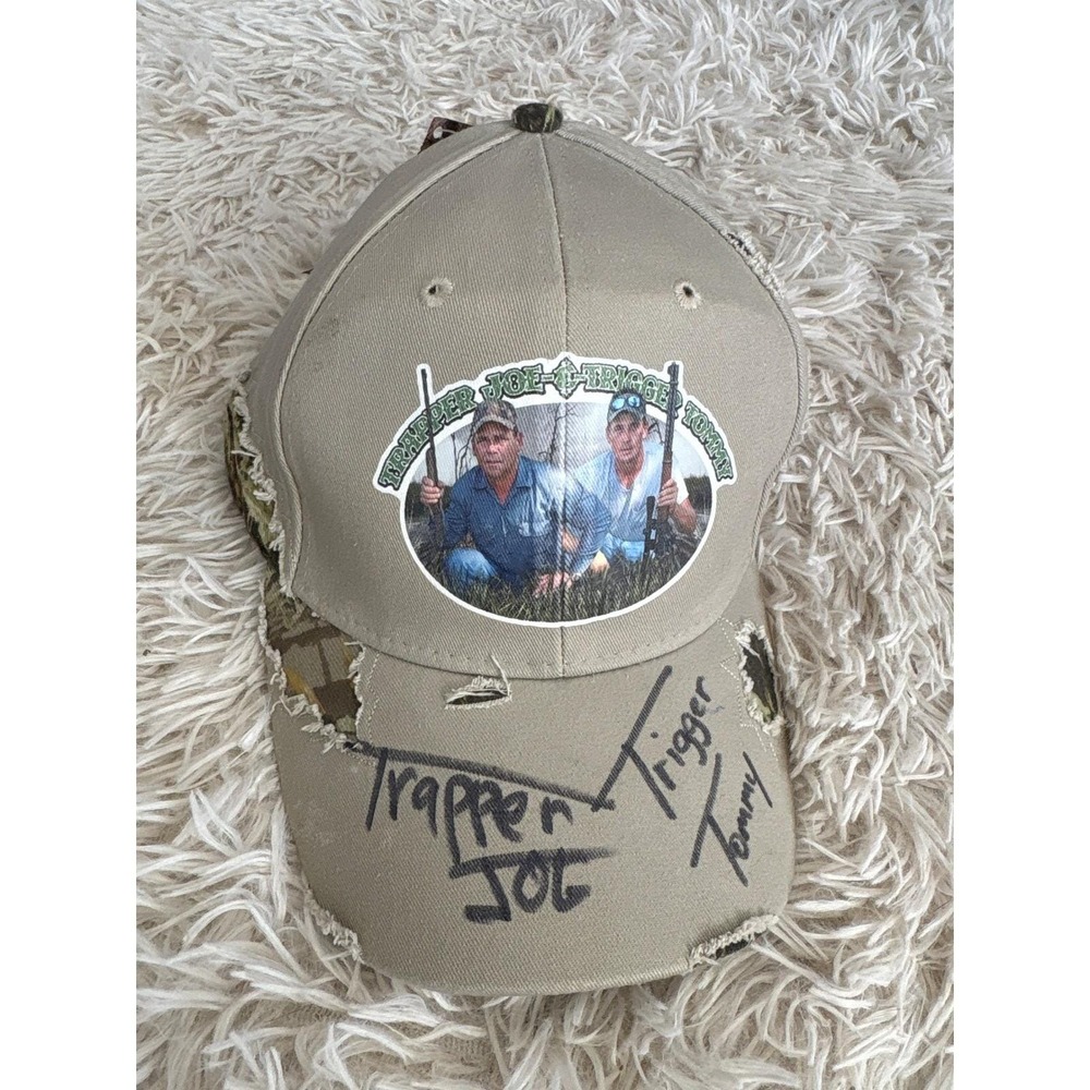 Trapper Joe Trigger Tommy Autographed Distressed Camo Baseball Cap Men's nWT‎
